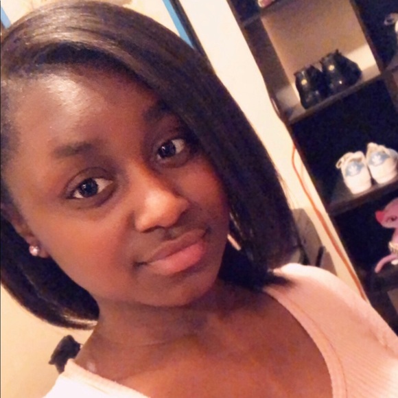 Meet your Posher, Sabria - Picture 2 of 2